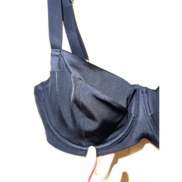 36DD Victoria's Secret Bikini Top Underwire Semi Padded Seamed Black Sexy Swim - Picture 2 of 8